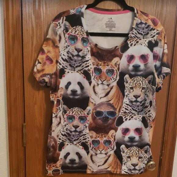 Secret Treasures Tops - Secret Treasures Fun zoo animal sunglasses Womens top size Large